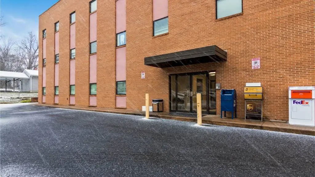 Main Street Children's Dentistry and Orthodontics of Perring Parkway - Professional dental clinic exterior with modern facilities