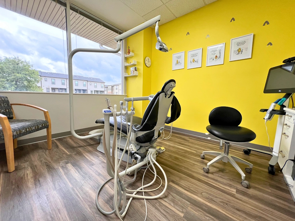 Sterling Pediatric Dentistry - Professional dental clinic exterior with modern facilities