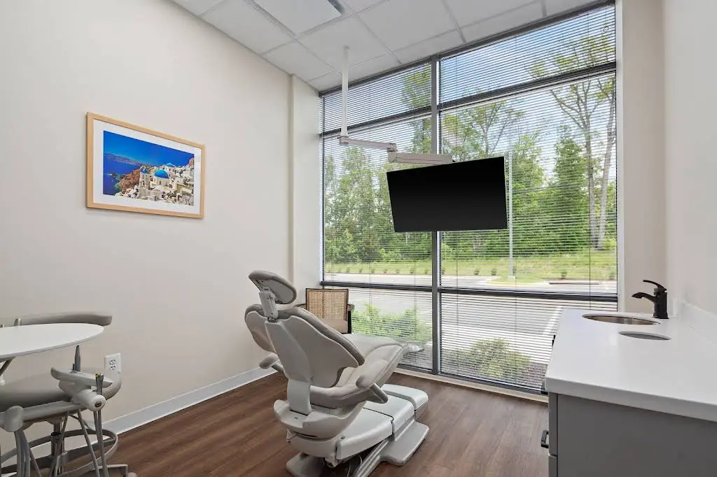 Elan Dental of South Riding - Professional dental clinic exterior with modern facilities