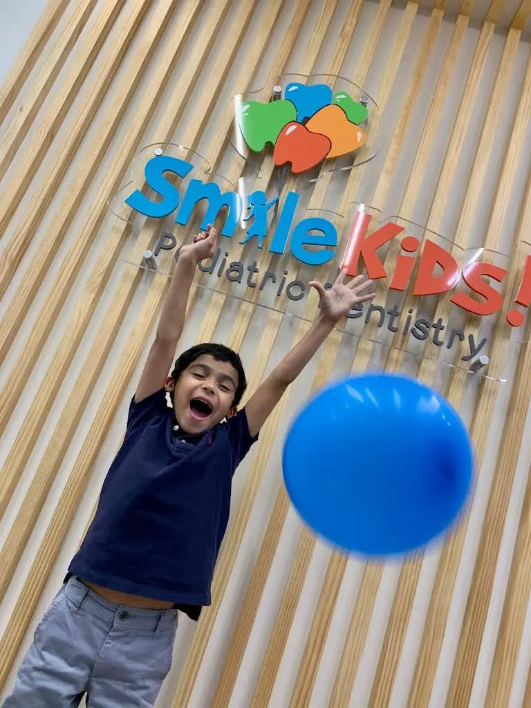 SmileKids! Pediatric Dentistry - Professional dental clinic exterior with modern facilities