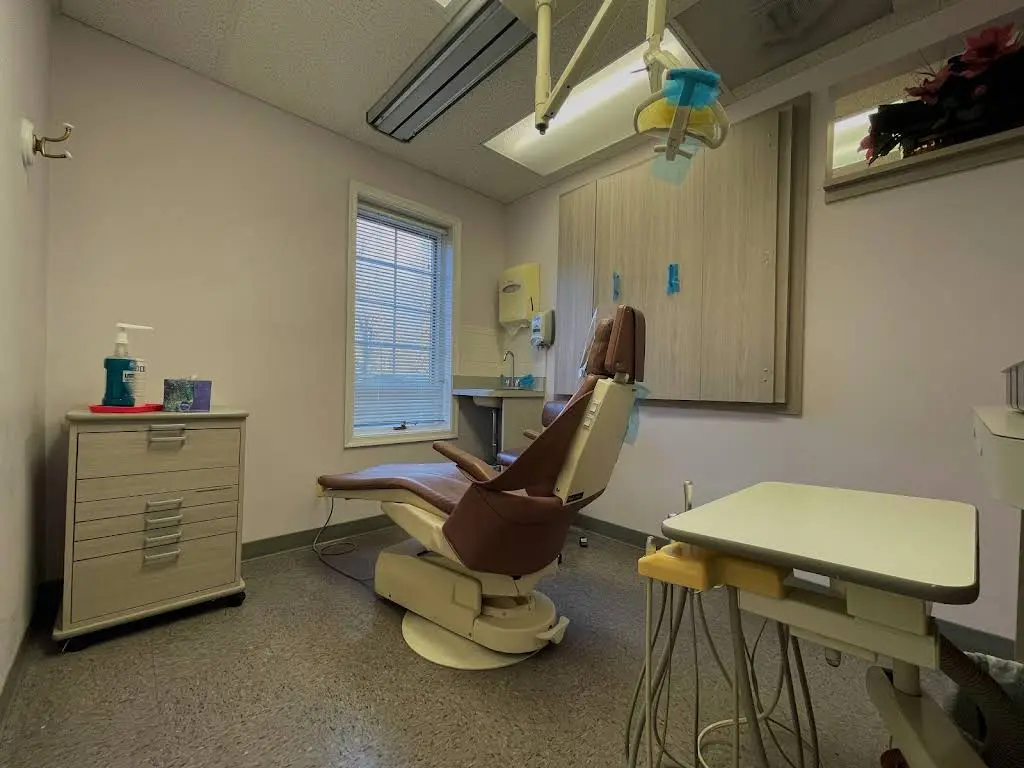 Manassas Dental Center - Professional dental clinic exterior with modern facilities