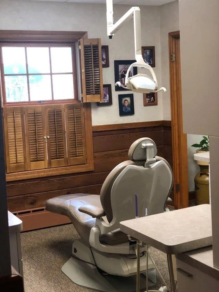 Teeth & Co. - West Cedarburg - Professional dental clinic exterior with modern facilities
