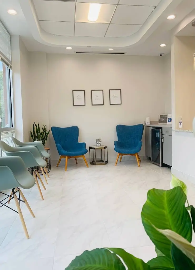 Dentistree of Manassas - Professional dental clinic exterior with modern facilities