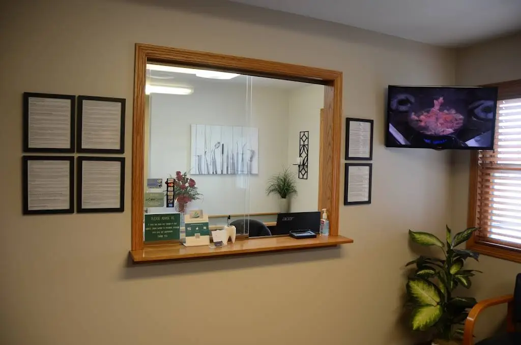 Purlee Dental - Professional dental clinic exterior with modern facilities