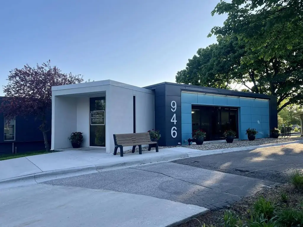 Nettleton Dental Group - Professional dental clinic exterior with modern facilities