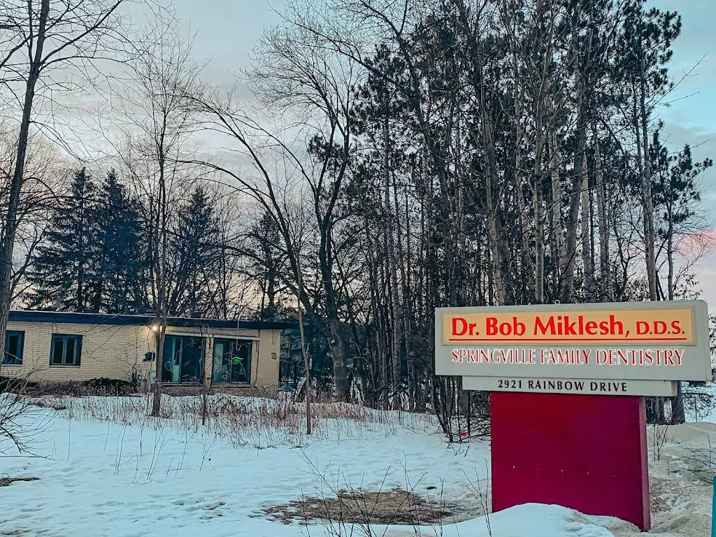 Springville Family Aesthetics & Dentistry - Dr. Bob Miklesh, D.D.S. - Professional dental clinic exterior with modern facilities