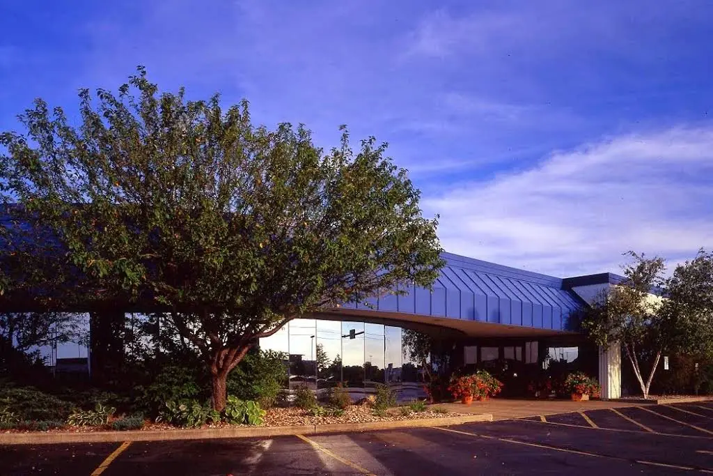 Dental Associates - Appleton - Professional dental clinic exterior with modern facilities