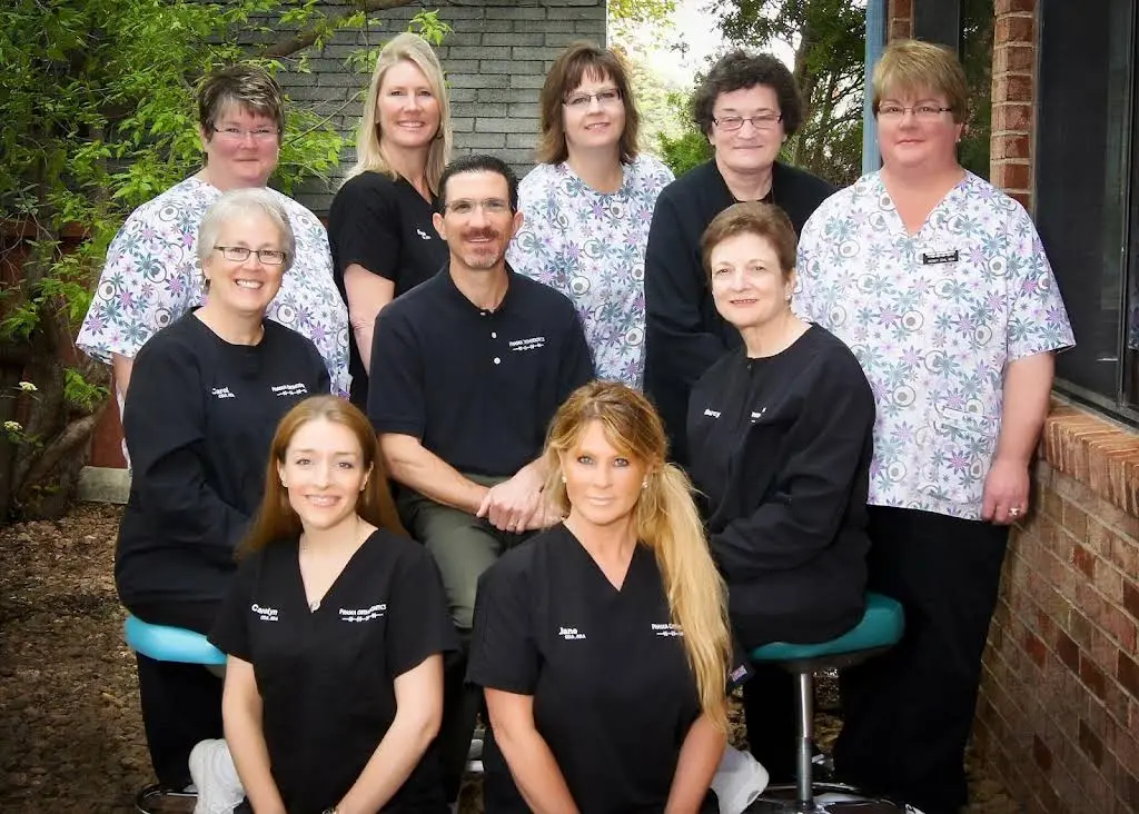Praska Orthodontics - Professional dental clinic exterior with modern facilities