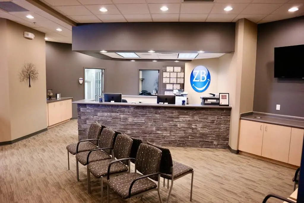 Zwanziger & Boe Orthodontics - Professional dental clinic exterior with modern facilities