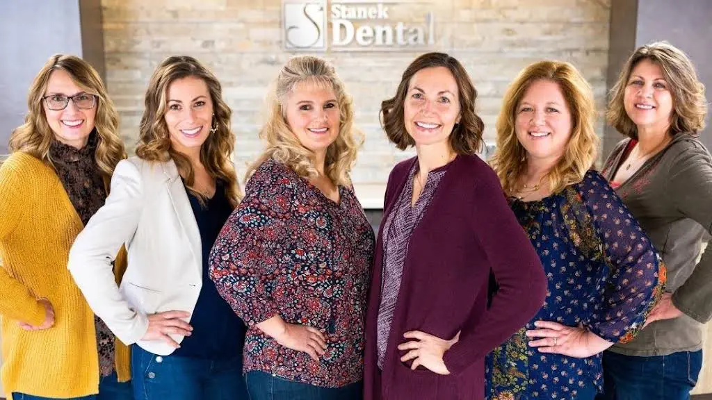 Stanek Dental - Professional dental clinic exterior with modern facilities