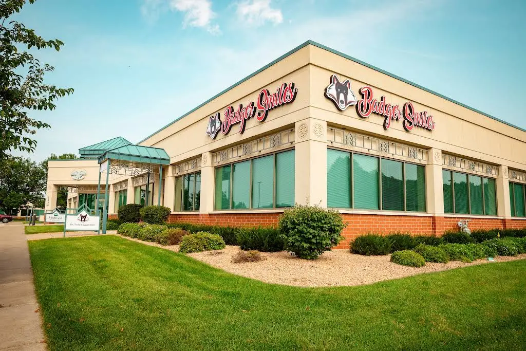 Badger Smiles - Professional dental clinic exterior with modern facilities