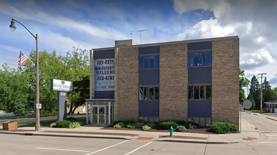 Elite Smiles Dental - Professional dental clinic exterior with modern facilities