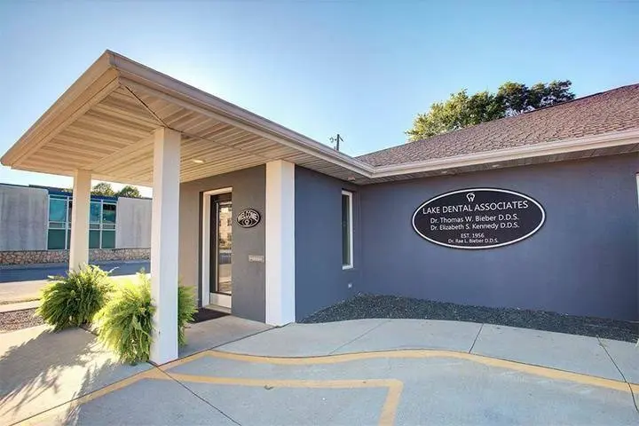 Lake Dental Associates - Professional dental clinic exterior with modern facilities