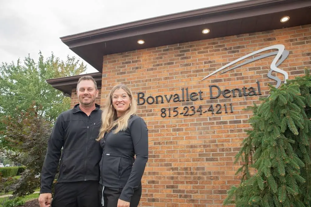 Bonvallet Dental - Professional dental clinic exterior with modern facilities