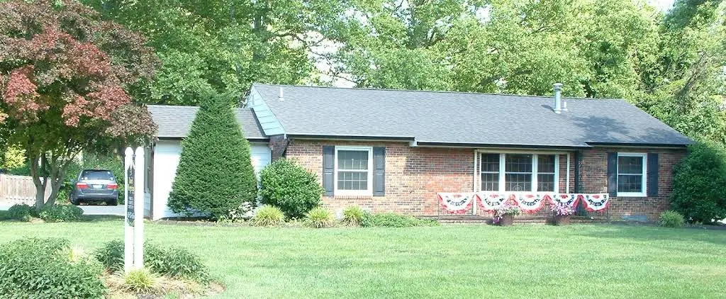 Dr. David Mergerian DDS and Owen Jordan DDS - Professional dental clinic exterior with modern facilities