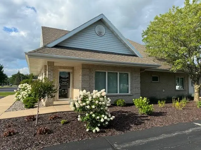 PULASKI FAMILY DENTAL CARE, SC - Professional dental clinic exterior with modern facilities