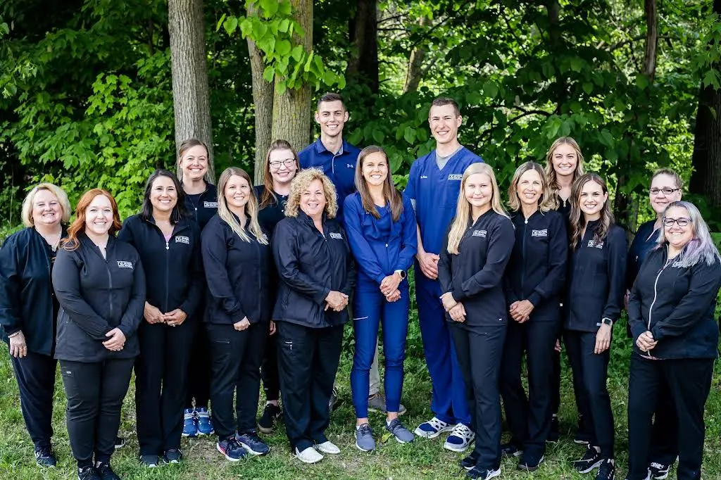 De Pere Smiles S.C. - Professional dental clinic exterior with modern facilities