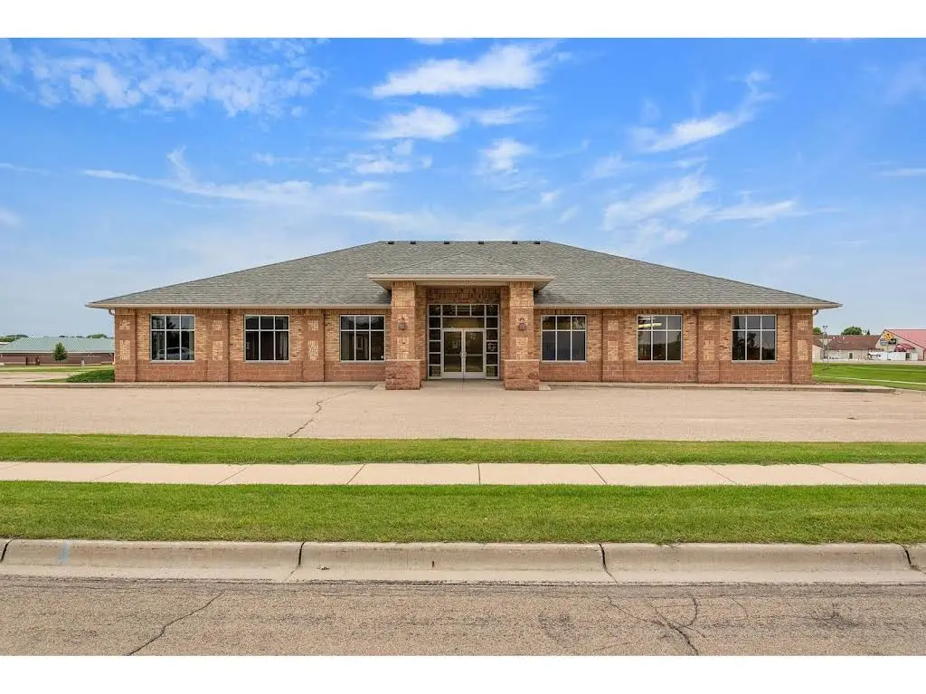 Owatonna Endodontics, PLLC - Professional dental clinic exterior with modern facilities
