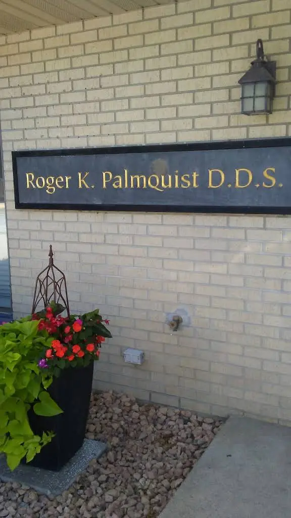 Palmquist Dental PA - Professional dental clinic exterior with modern facilities