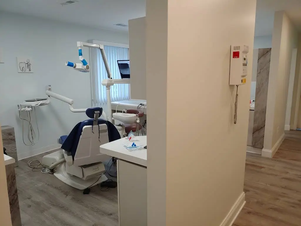 Landmark Dental of Aberdeen - Professional dental clinic exterior with modern facilities