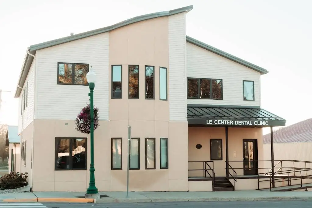 Le Center Dental Clinic - Professional dental clinic exterior with modern facilities
