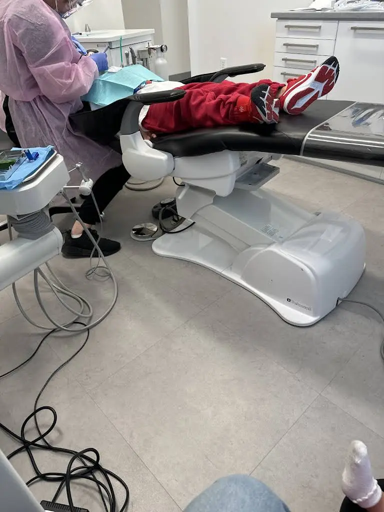 Horizon Dental Care - Professional dental clinic exterior with modern facilities