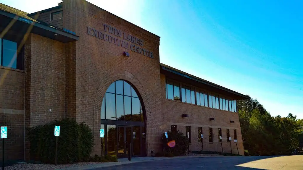 Lake Ridge Dental Care - Professional dental clinic exterior with modern facilities