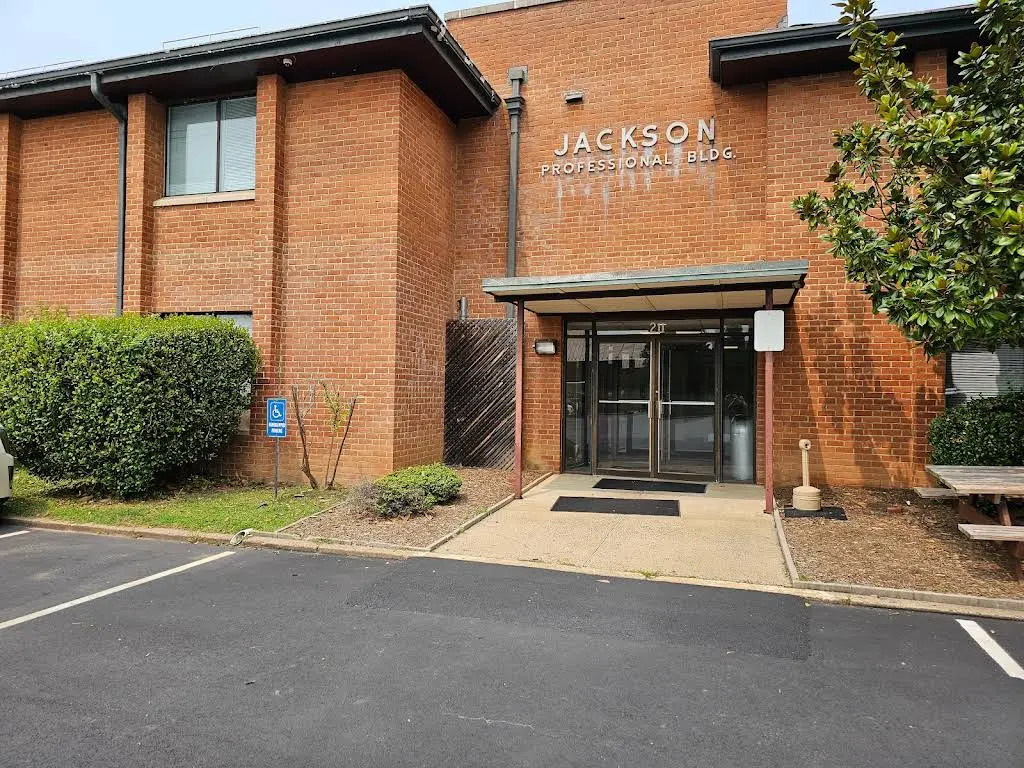 Apexx Dental of Leesburg - Professional dental clinic exterior with modern facilities