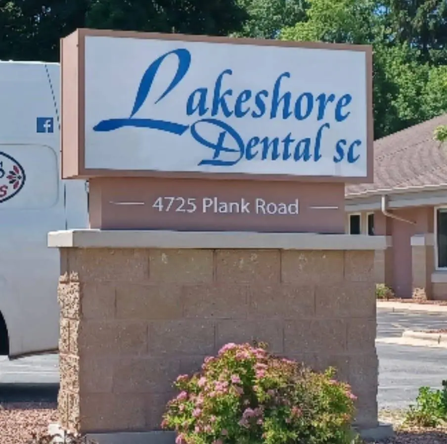 Lakeshore Dental SC - Professional dental clinic exterior with modern facilities