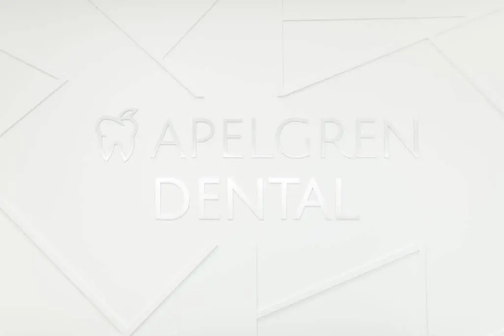 Apelgren Dental - Professional dental clinic exterior with modern facilities