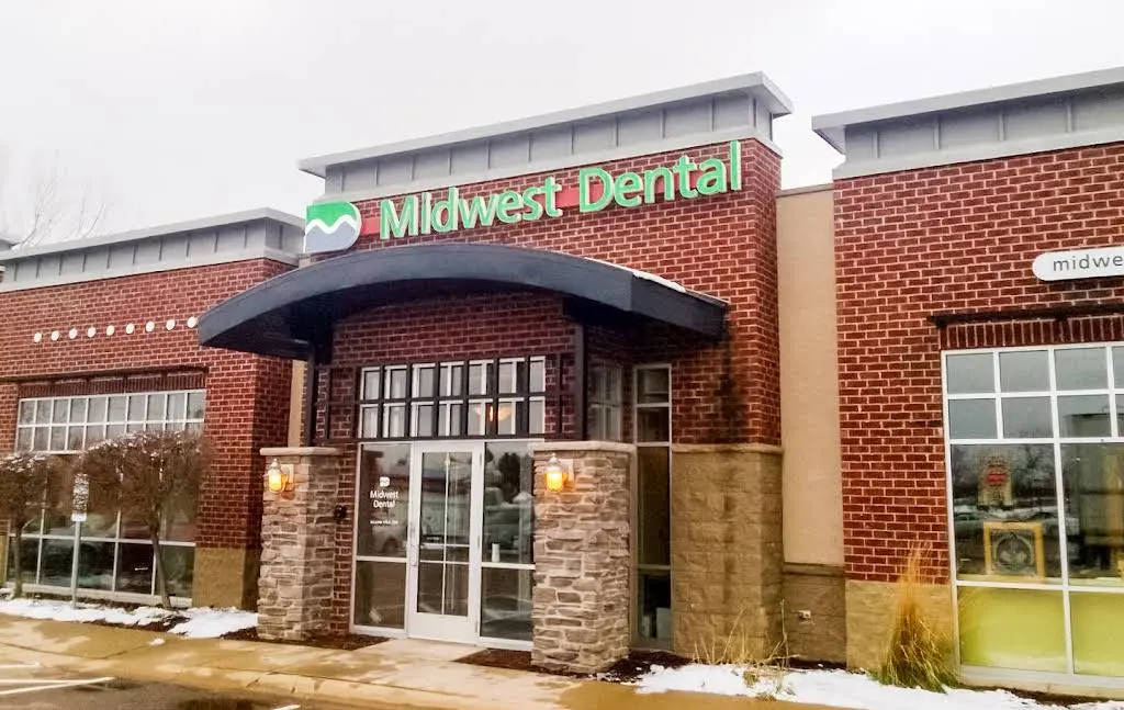 Midwest Dental - Eagan South - Professional dental clinic exterior with modern facilities