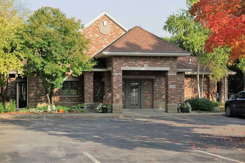 Willmar Dental: Michael Gardner DDS - Professional dental clinic exterior with modern facilities