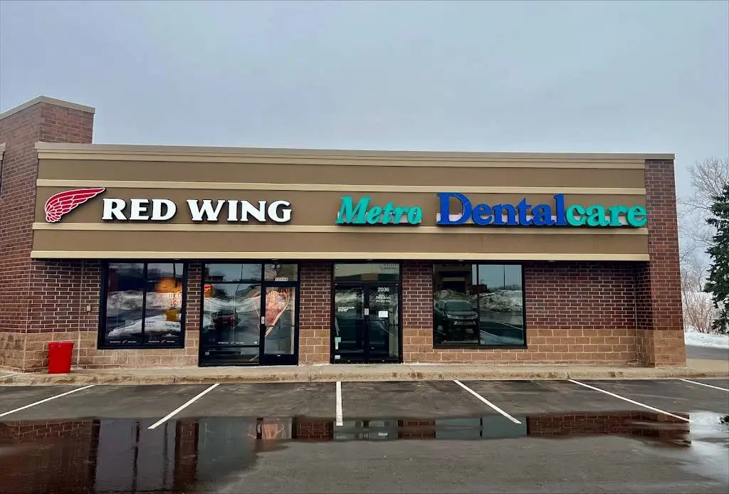 Metro Dentalcare West St. Paul - Professional dental clinic exterior with modern facilities