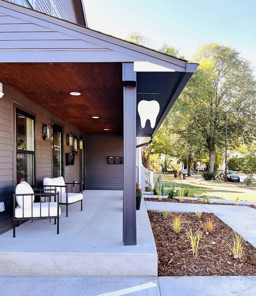 West 7th Dental - Professional dental clinic exterior with modern facilities