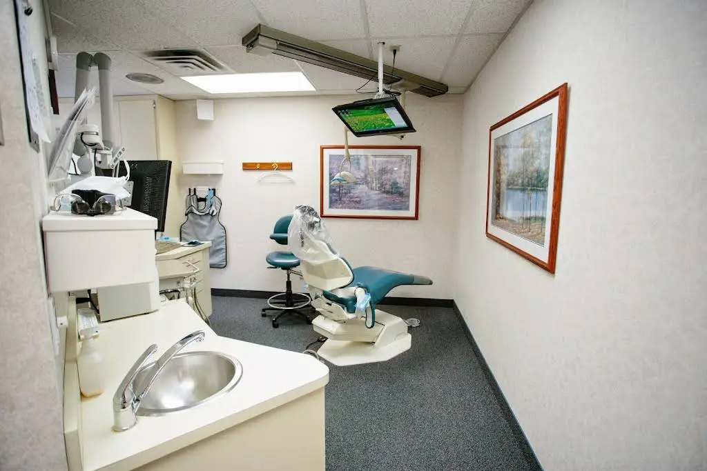 Northpointe Dental Care - Professional dental clinic exterior with modern facilities