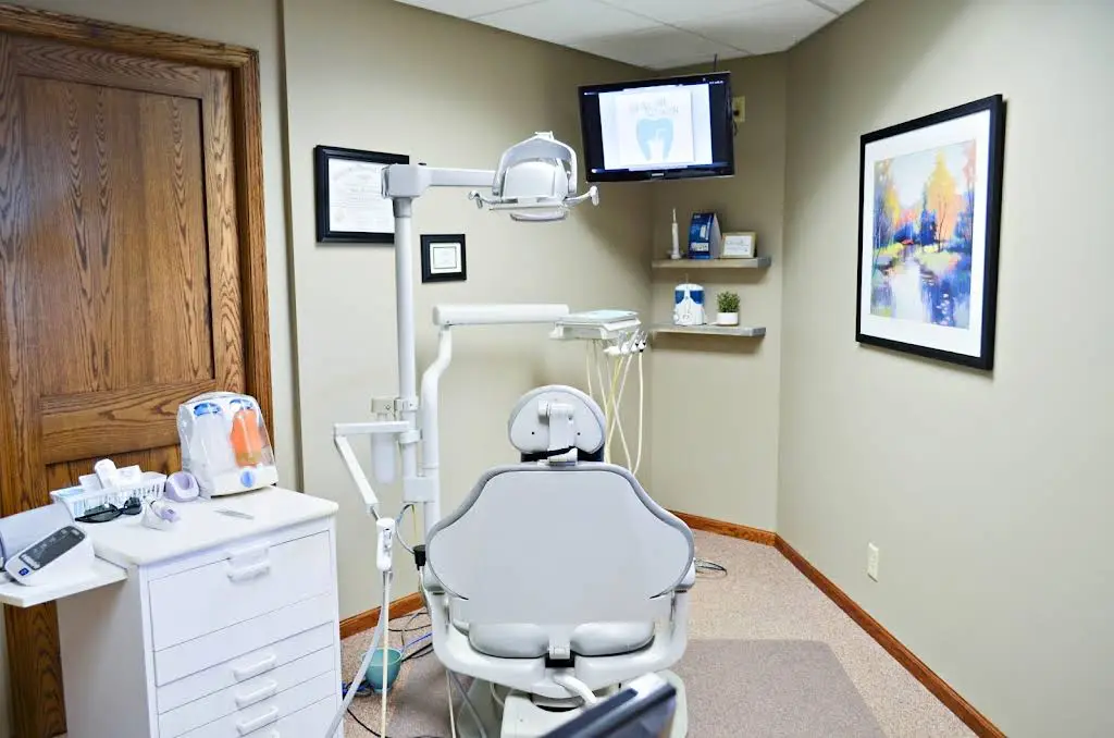 Dental Health Associates - Professional dental clinic exterior with modern facilities
