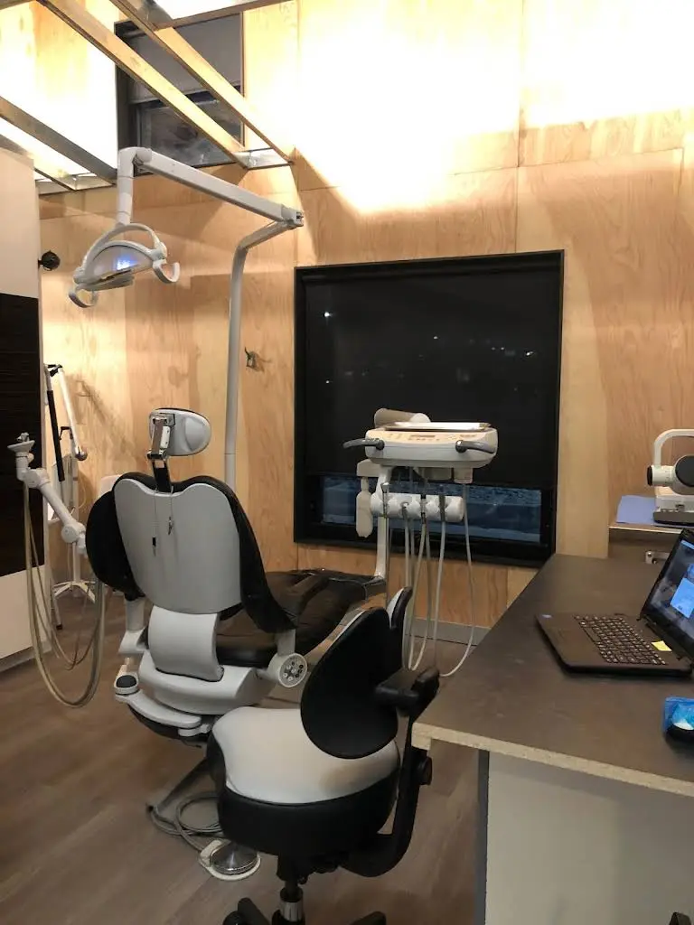 Silver Lake Smiles Family Dentistry - Professional dental clinic exterior with modern facilities