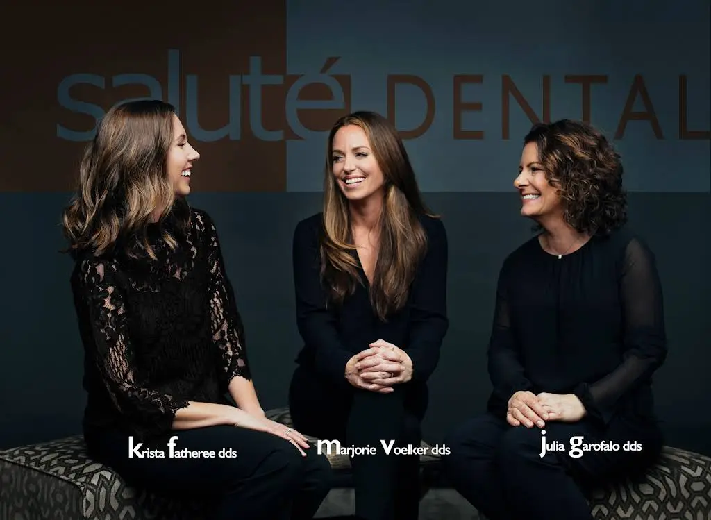 Saluté Dental - Woodbury - Professional dental clinic exterior with modern facilities