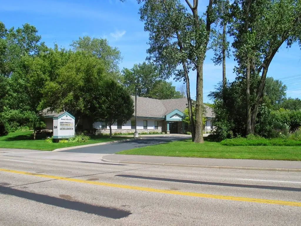 Creekview Dental - Professional dental clinic exterior with modern facilities