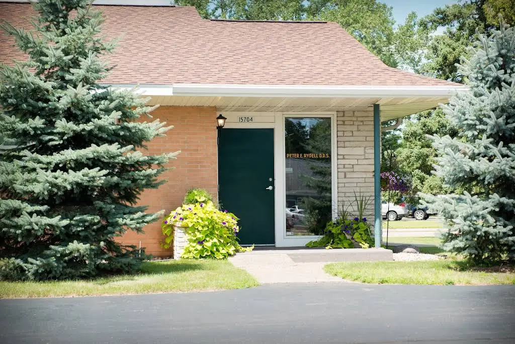 Rydell Family Dental - Professional dental clinic exterior with modern facilities