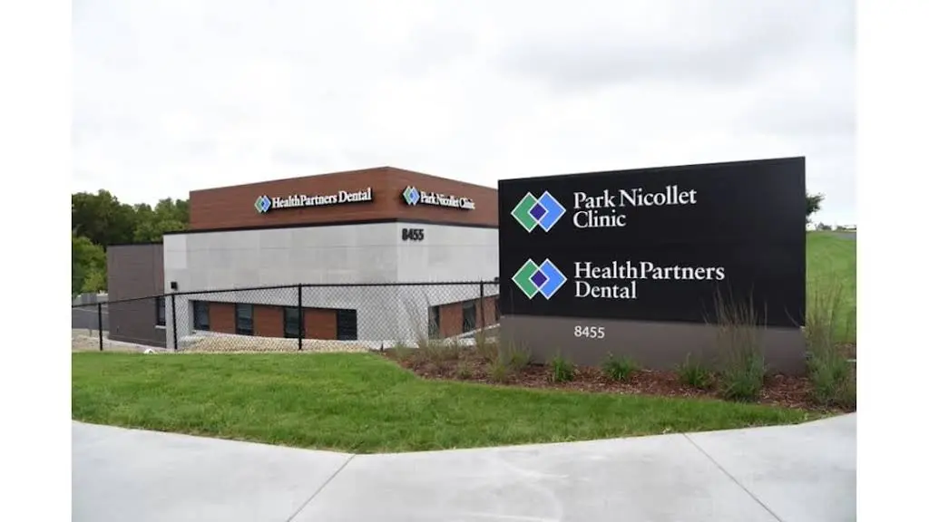 HealthPartners Dental Clinic Eden Prairie - Professional dental clinic exterior with modern facilities