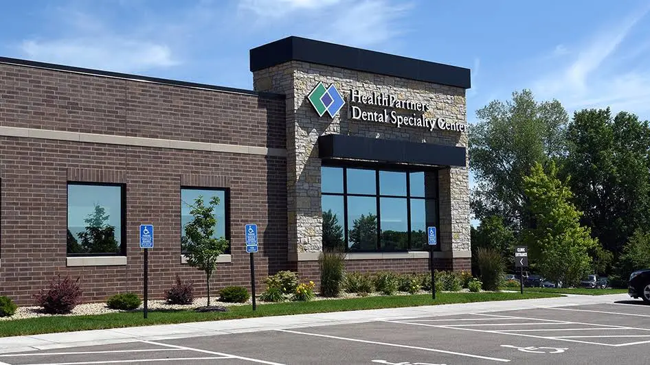 HealthPartners Dental Specialty Center Woodbury - Lake Elmo - Professional dental clinic exterior with modern facilities