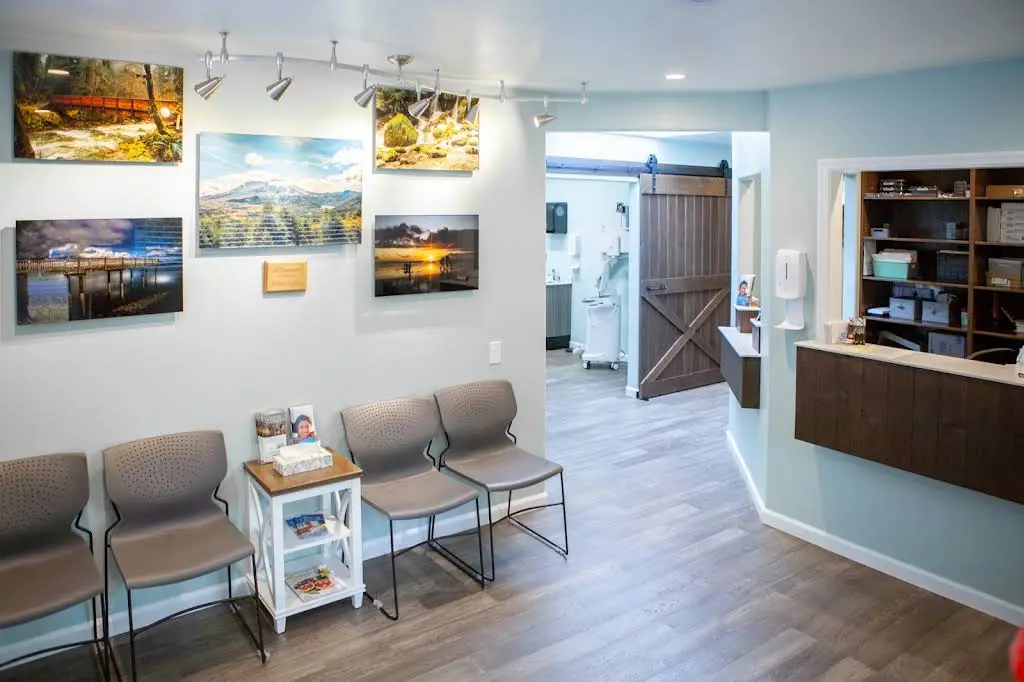 Grays Harbor Family Dentistry, Anthony Surratt, DMD - Professional dental clinic exterior with modern facilities