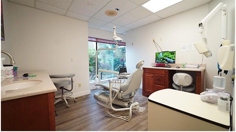 Access Dental - Professional dental clinic exterior with modern facilities