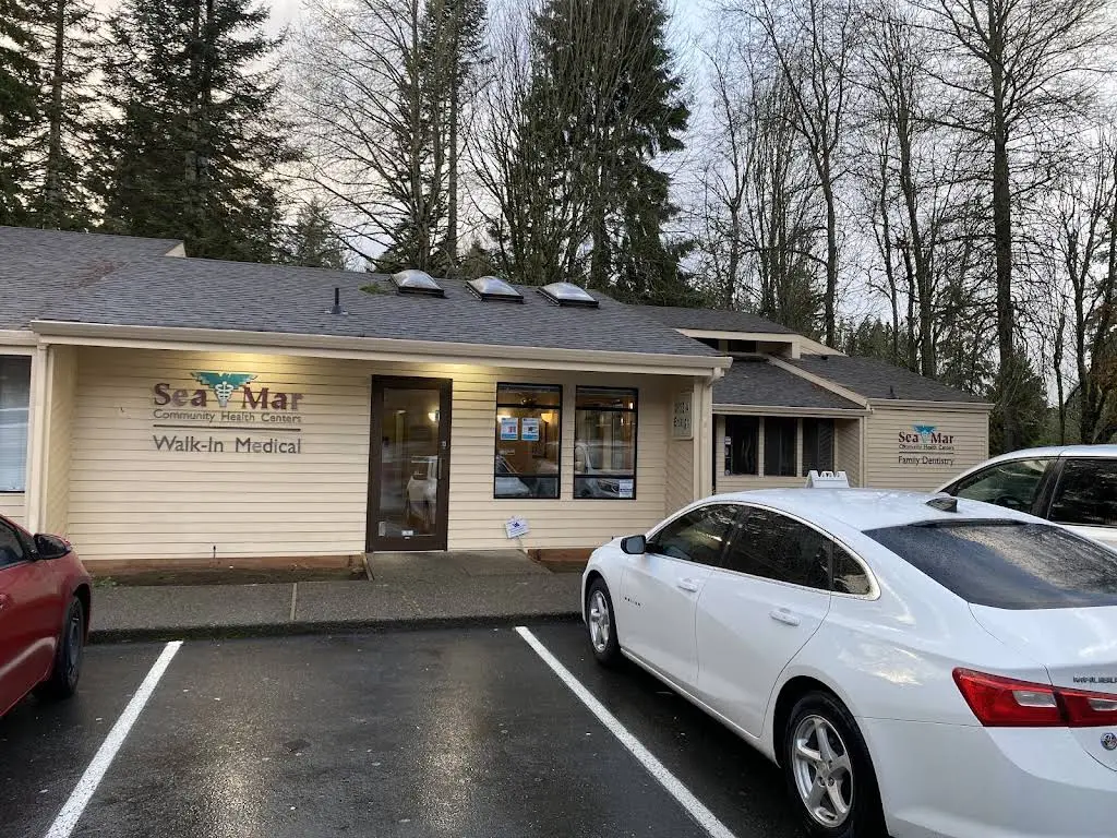 Sea Mar Olympia Dental Clinic - Professional dental clinic exterior with modern facilities