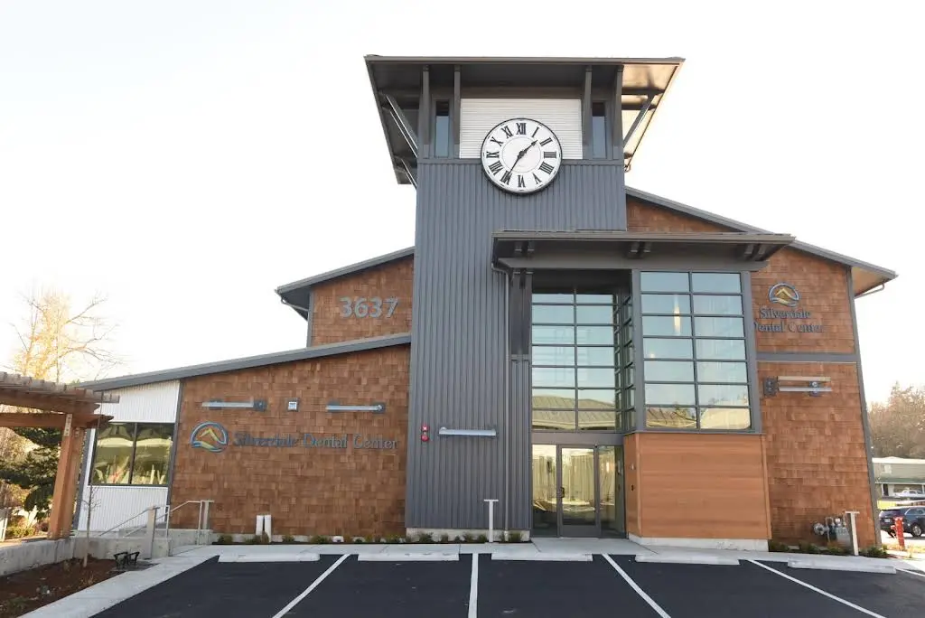 Silverdale Dental Center - Professional dental clinic exterior with modern facilities