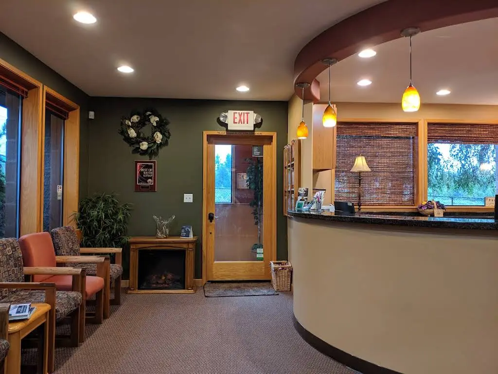 Port Orchard Dental Care Center - Professional dental clinic exterior with modern facilities