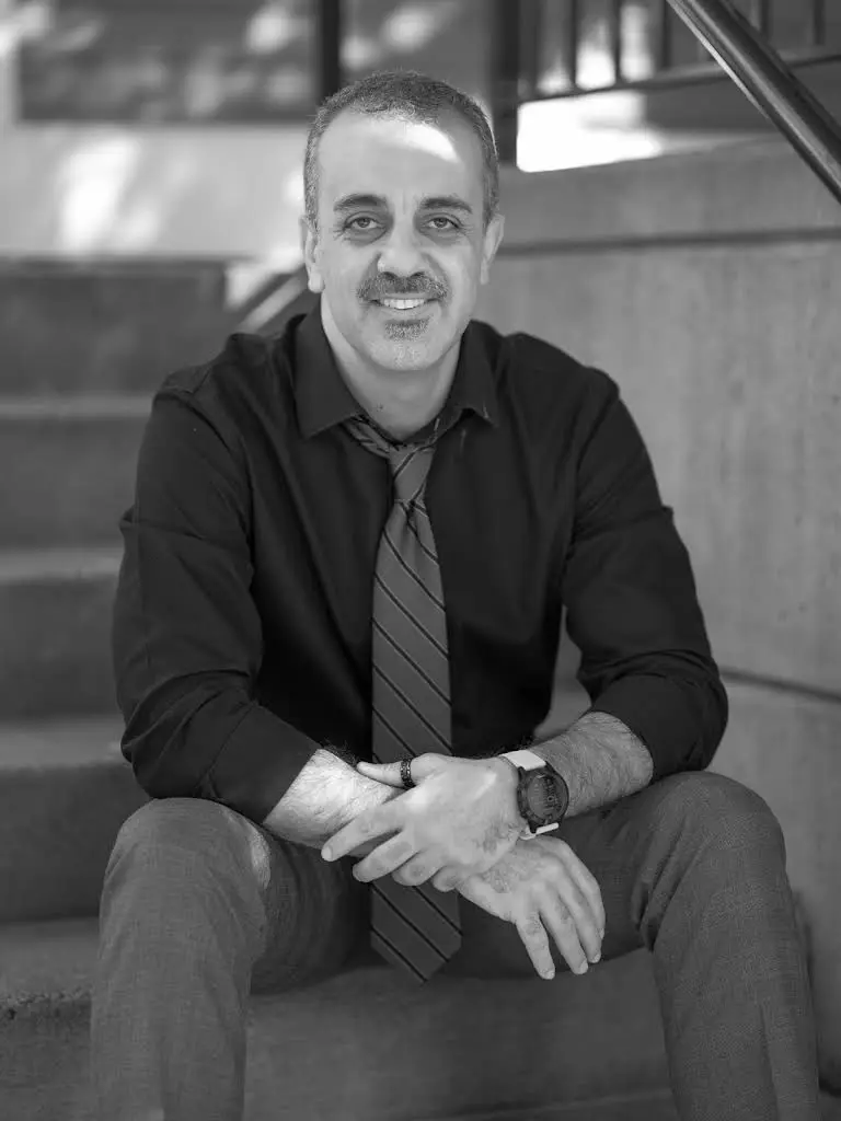 Ray Besharati, DDS - Professional dental clinic exterior with modern facilities