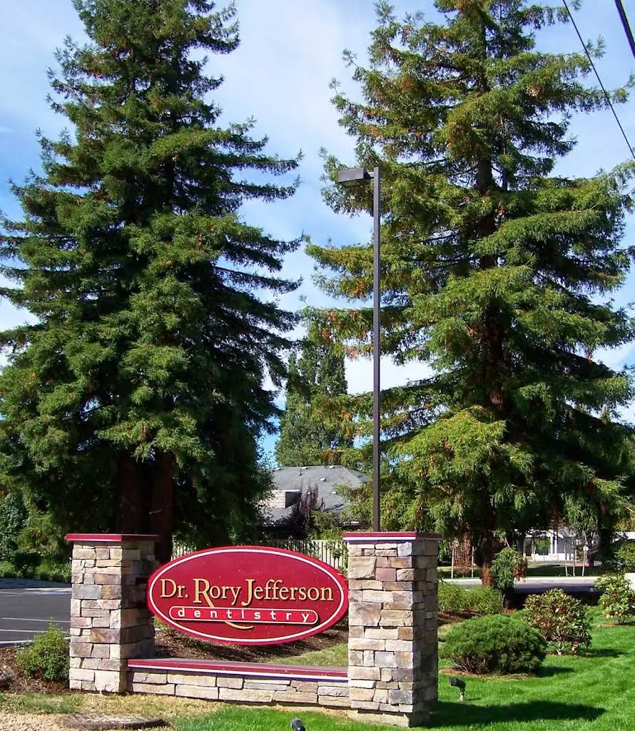 Rory Jefferson, DDS - Professional dental clinic exterior with modern facilities
