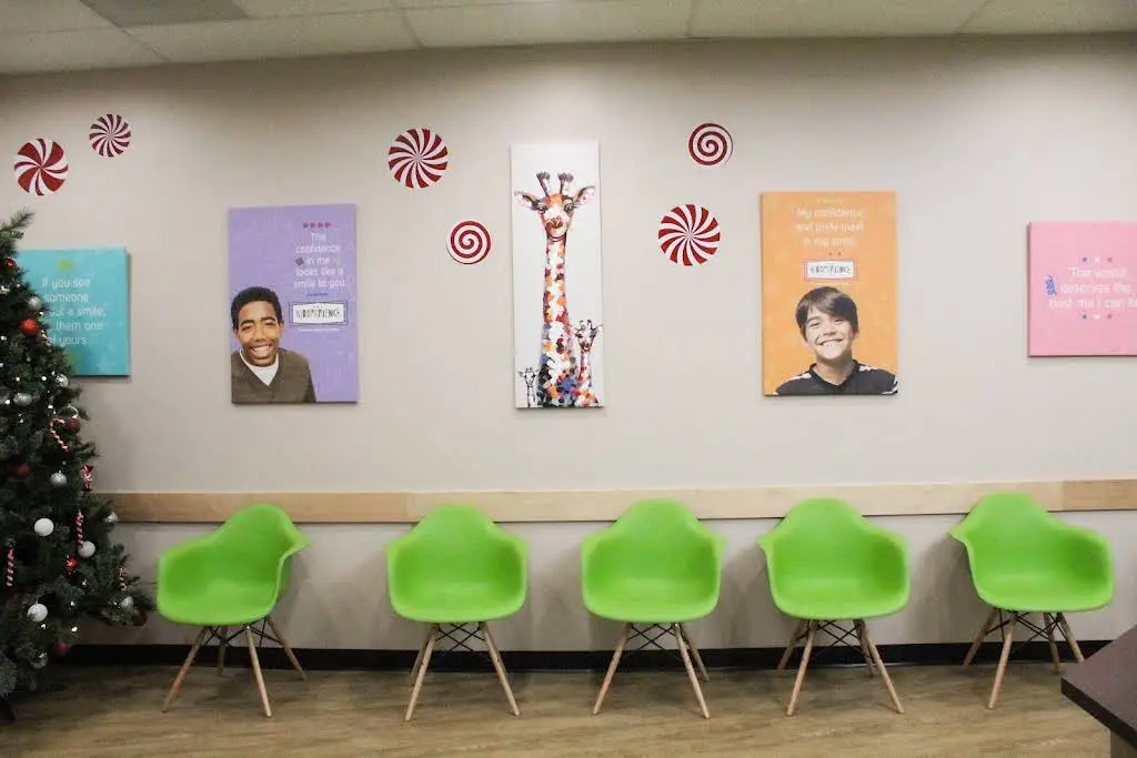 Smiles 4 Kids - Professional dental clinic exterior with modern facilities